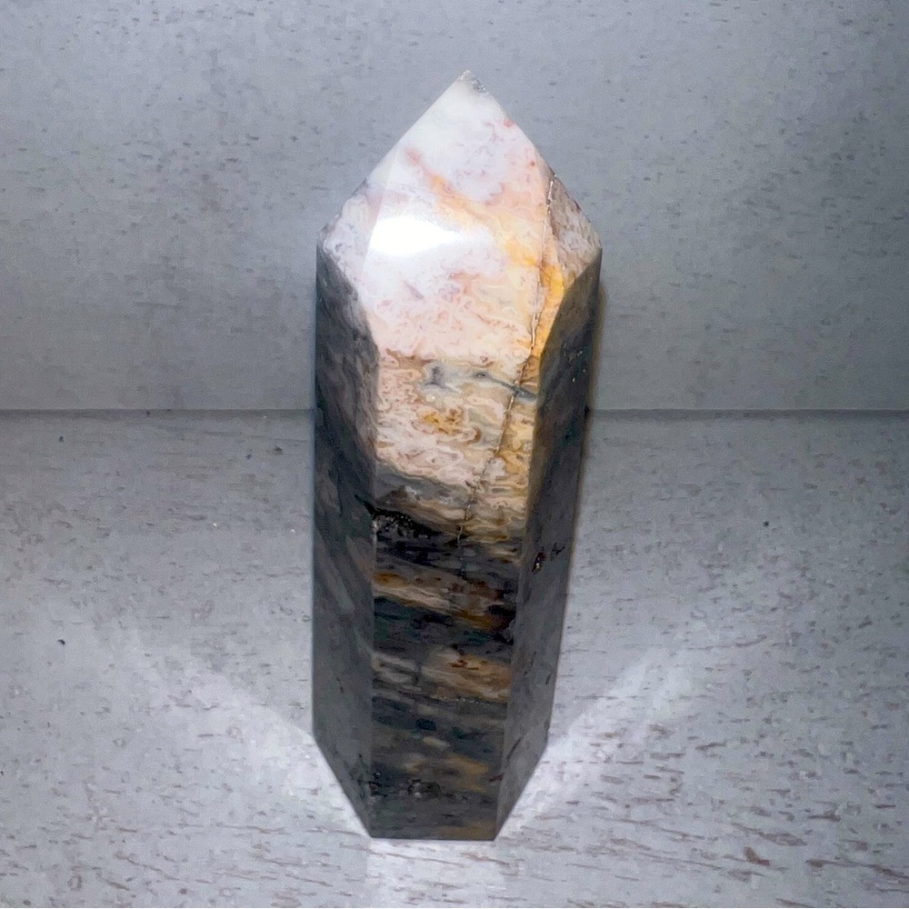 Natural Chalcedony Agate Tower crystal stone